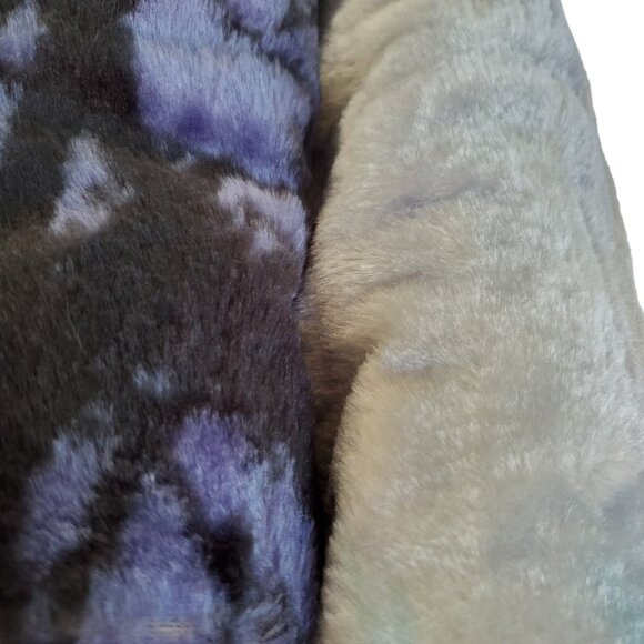 Black Canyon Medium Weight Queen Blanket 85.5" x 75" 100% Polyester Wolf Design - Picture 5 of 5